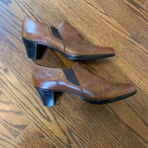 Munro America leather pumps